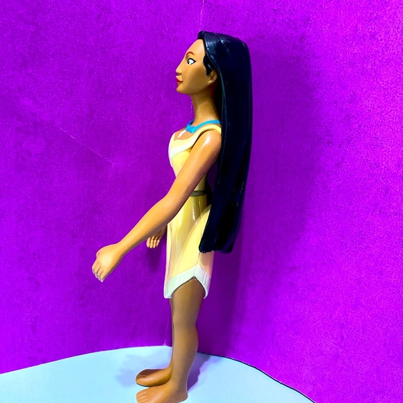DISNEY VINTAGE 1995 POCAHONTAS INDIAN VINYL DOLL PRINCESS OF POWTAN APPLAUSE 10” - Picture 6 of 12